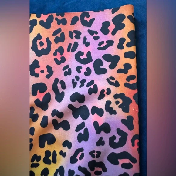 Savage X Fenty Hotline Caramel Leopard Legging & Sports Bra Set - Picture 7 of 8